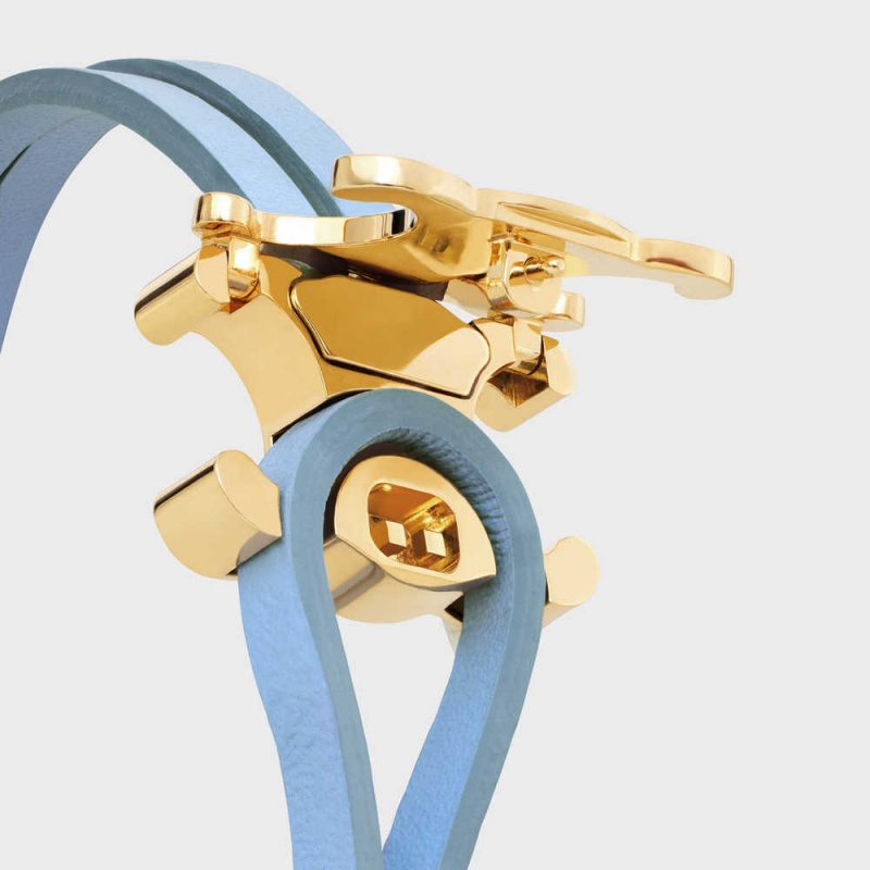 Celine Triomphe Clasp In Brass With Gold Finish And Celeste Smooth Calfskin Armbänder Gold | CL-592204